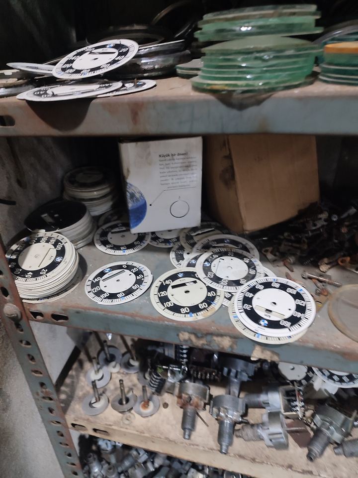 Dial preparation shelf